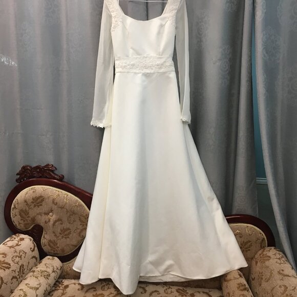 SAMPLE Bridgerton Vintage Wedding Dress, LONG SLEEVE Empire Waist Scoop Neck - Picture 2 of 12